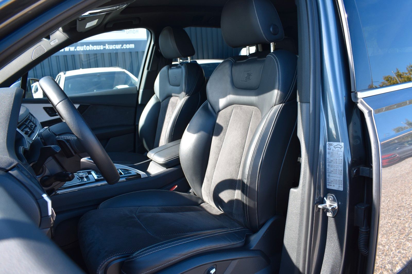 Fahrzeugabbildung Audi Q7 50 TDI quattro S Line/PANO/Night/7 Sitz/B&O