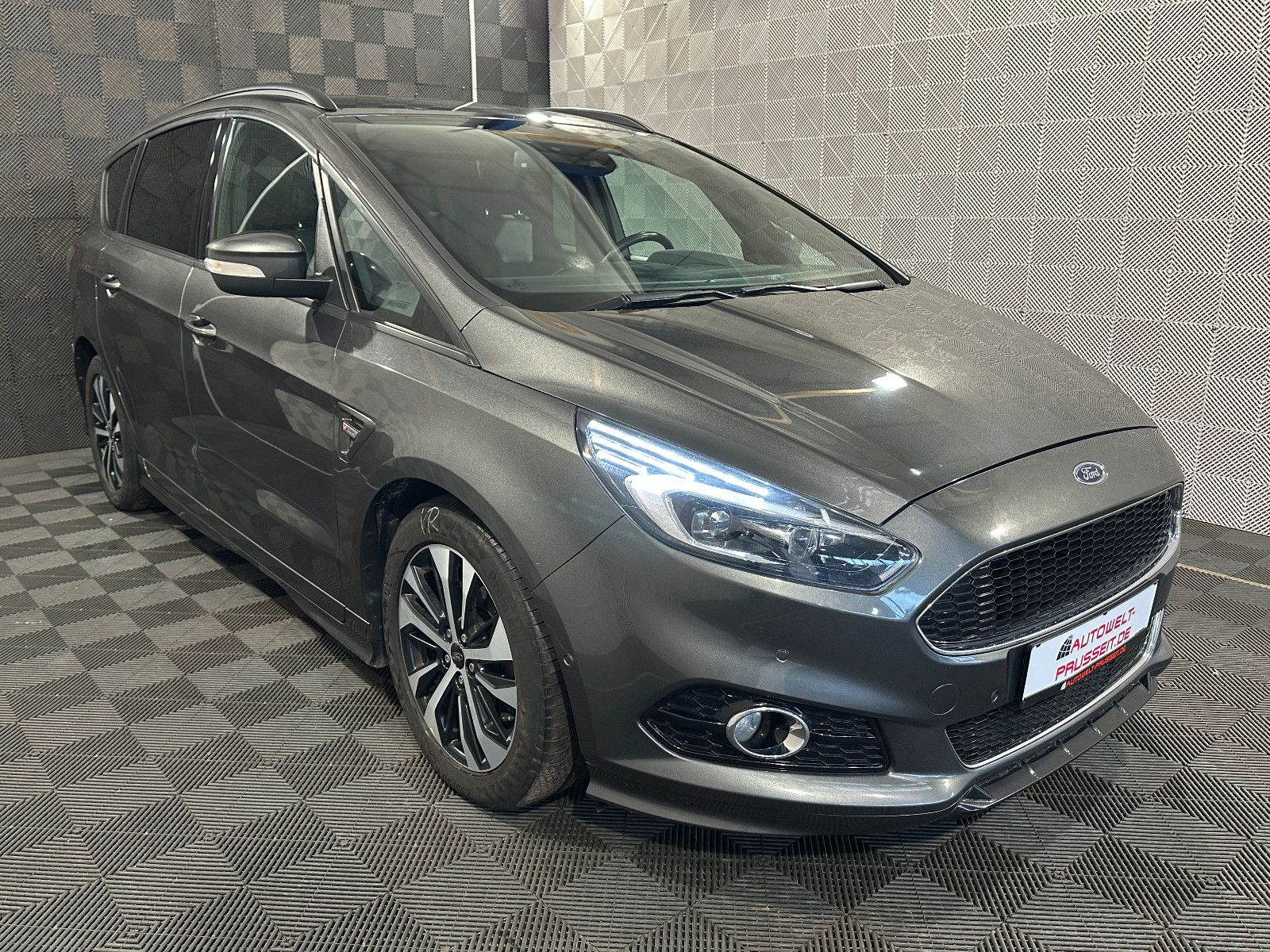 Gebrauchtwagen Ford S-Max S-Max *ST LINE*LED-AHK-TEMPO-STANDHEIZUNG-R.KAM in Horb am Neckar