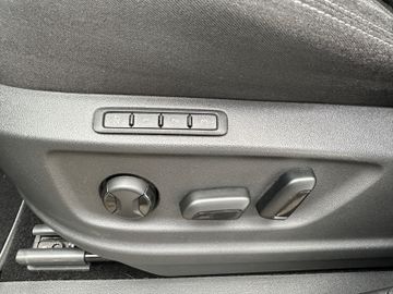 Fahrzeugabbildung SKODA Kodiaq 1.4 TSI Style 4x4 Pano AHK Navi uvm