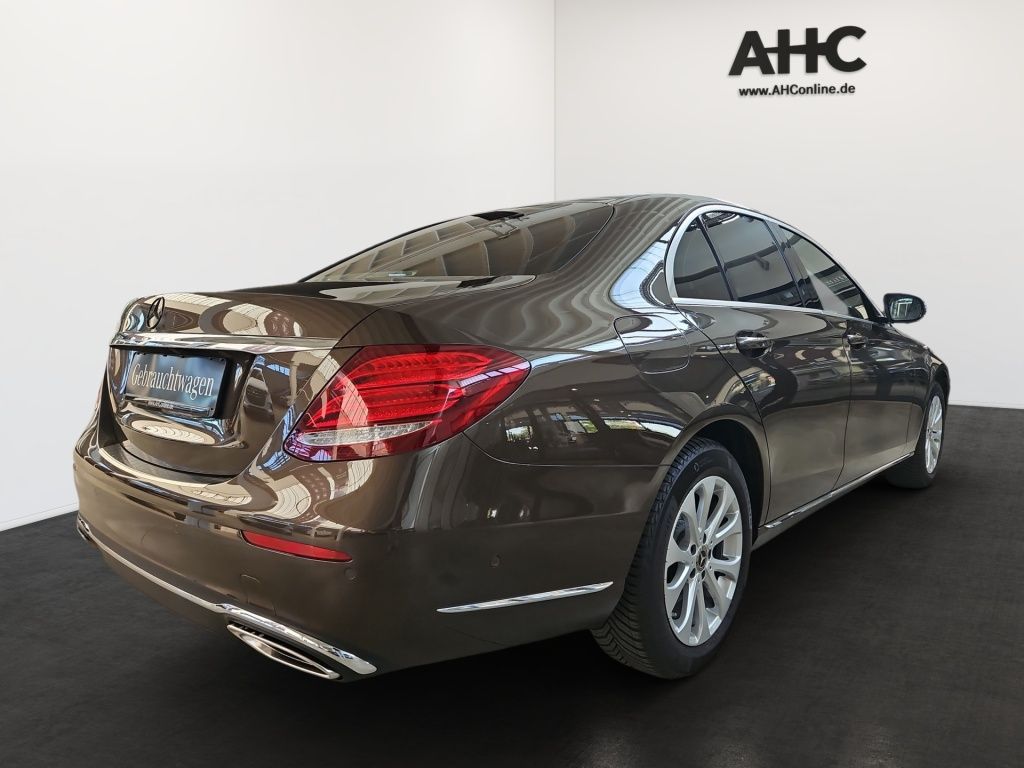 Fahrzeugabbildung Mercedes-Benz E 250 LUXURY AHK Comand Kamera LED