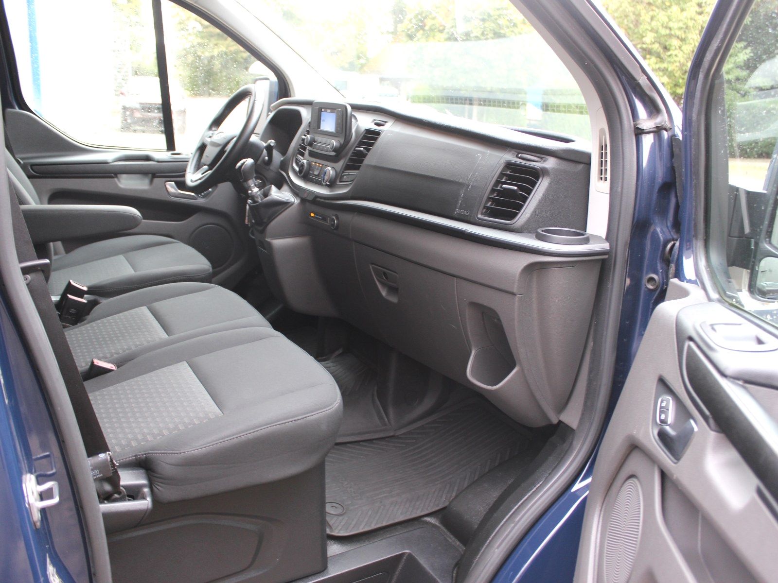 Fahrzeugabbildung Ford Transit Custom 320 L2 Trend 2,0 TDCi