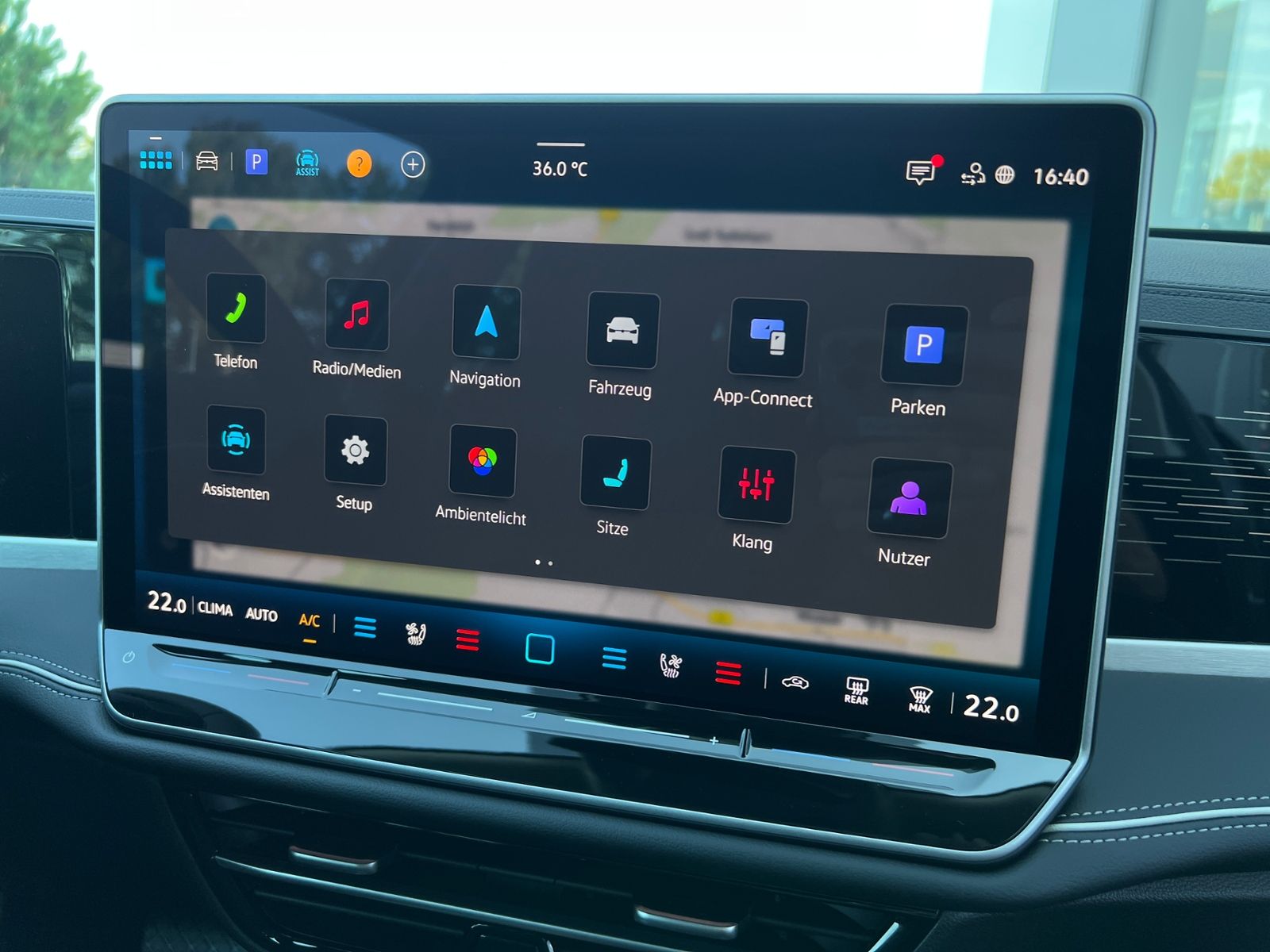 Fahrzeugabbildung Volkswagen Passat Variant Elegance 1.5 eTSI DSG *AHK,IQ-Lig
