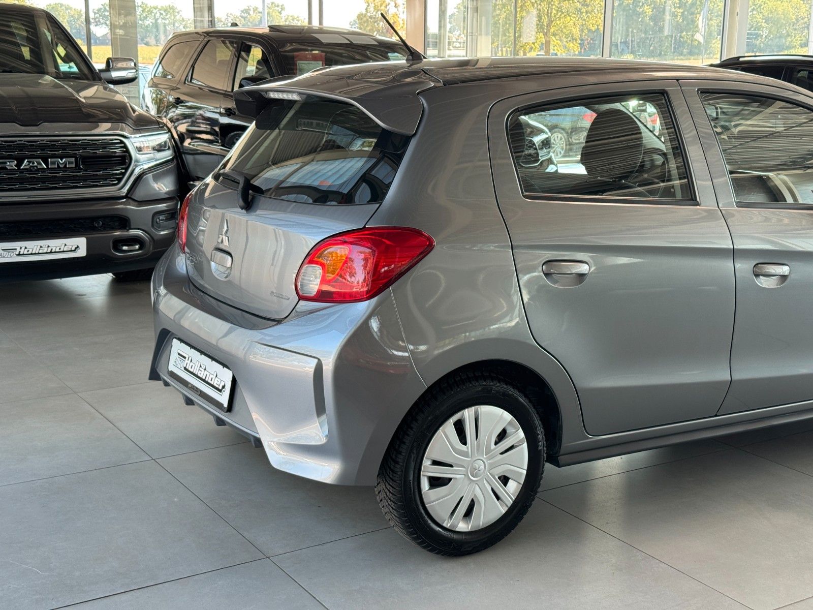 Fahrzeugabbildung Mitsubishi Space Star 1.2 Spirit  "Ganzjahresreifen Klima"