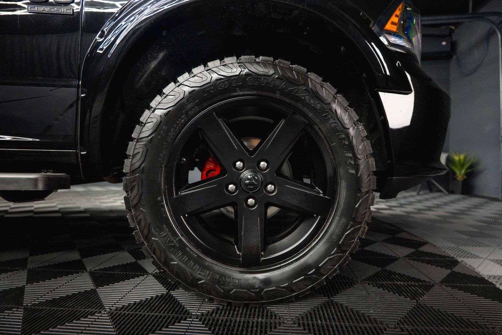 Fahrzeugabbildung Dodge RAM 5.7 V8 HEMI 4x4 OFFROAD Night-Paket *LED*AHK