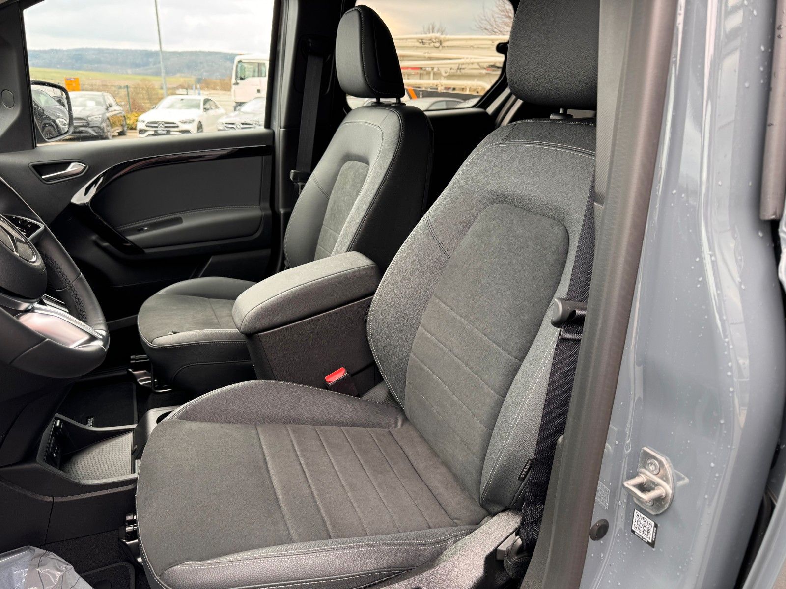 Fahrzeugabbildung Mercedes-Benz T 180 Style LED Kamera KEYLESS MBUX SHZ
