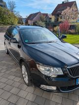 Skoda Gepflegter Skoda Superb 2.0 TDI Kombi aus 2011