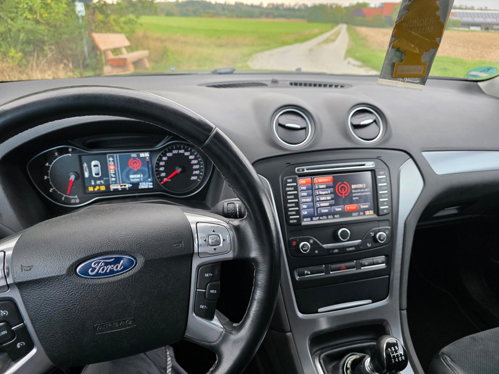 Ford Mondeo 2012 — photo 10