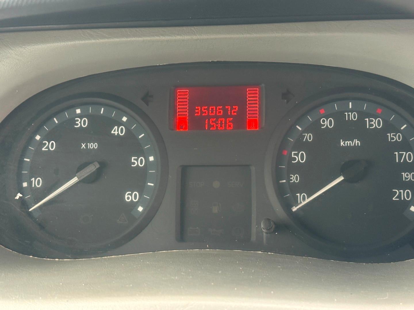Renault Trafic 2008 — photo 17