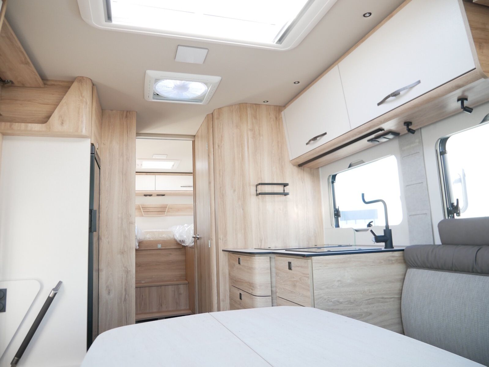 Fahrzeugabbildung Eura Mobil Integra Line IL 720 EF SAT, SOLAR, LUFTFEDERUNG