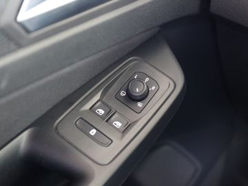 Volkswagen Caddy Maxi 1.5TSI DSG LIFE LED STANDH KAMERA AHK