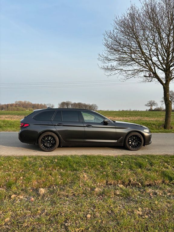 Image of BMW 530