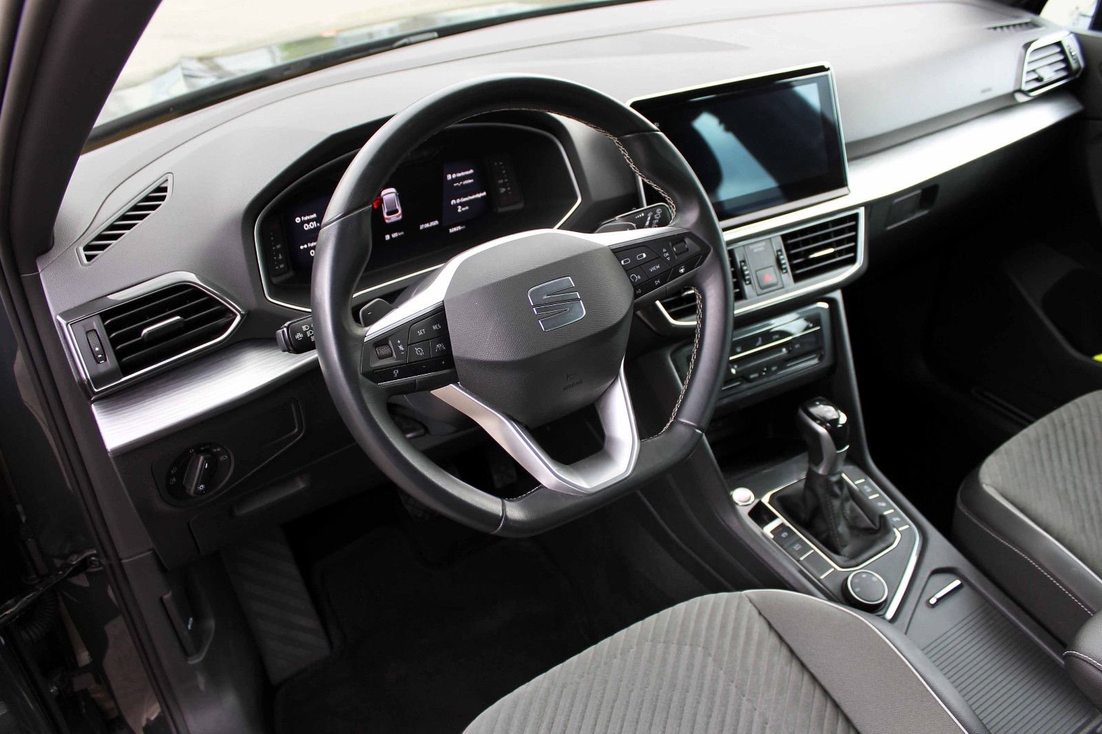 Fahrzeugabbildung SEAT Tarraco Xperience 1.5 TSI DSG 7-Stz ACC PDC KAM