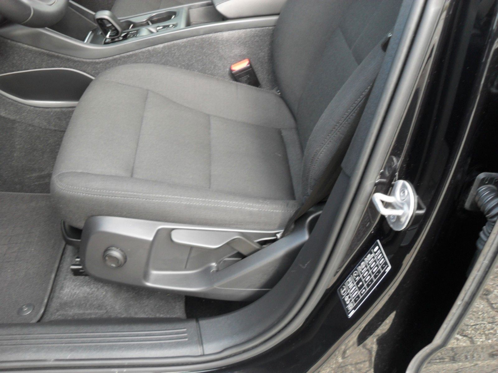 Fahrzeugabbildung Volvo XC40 T4 Essential | AHK | Navi | PDC | SH