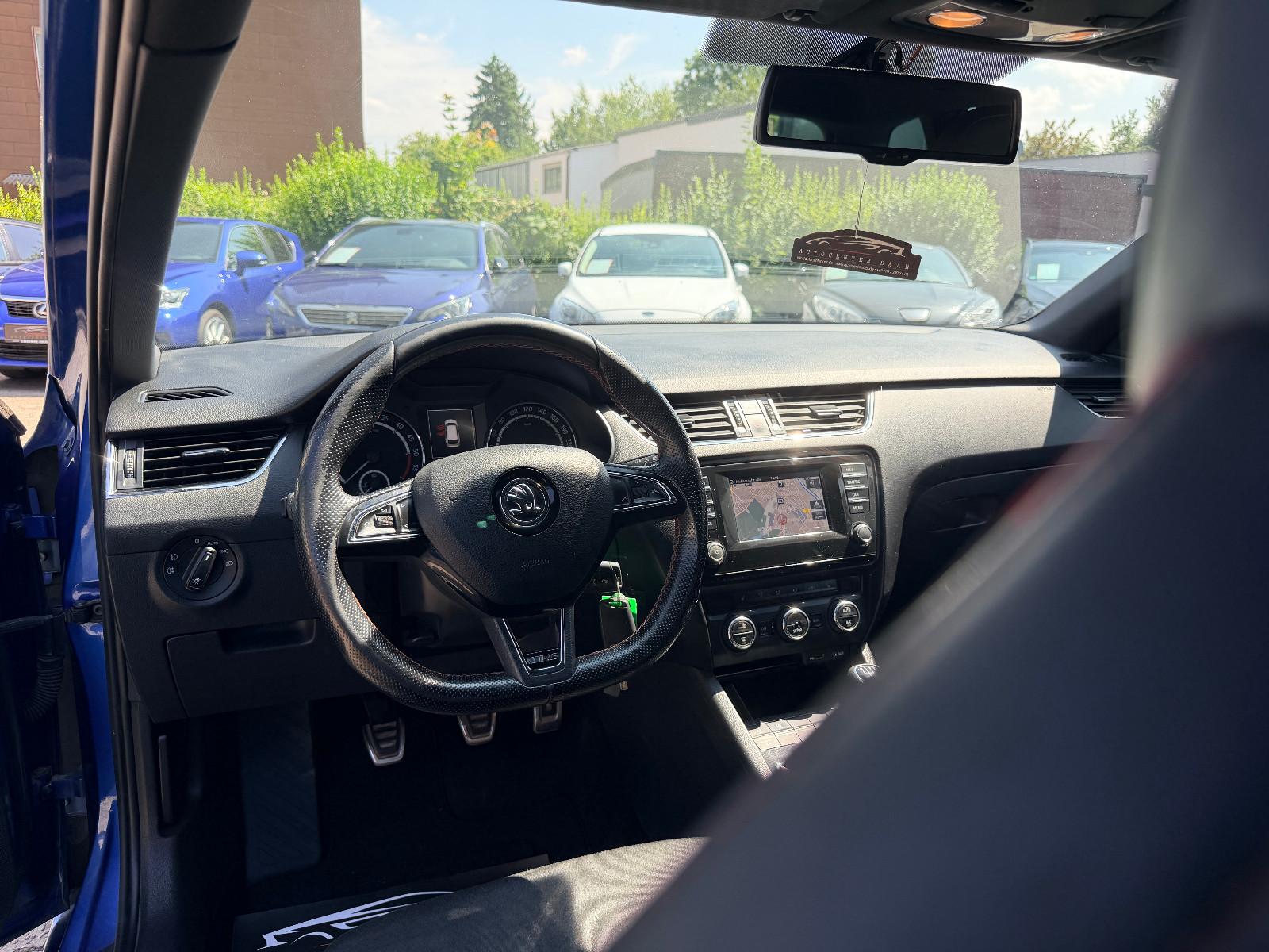 SKODA OCTAVIA RS 2.0 TDI 184ch - NAVIGATION - BI-XÉNON - ATTELAGE - SIÈGES CHAUFFANTS