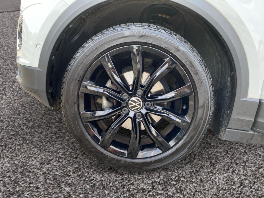 Fahrzeugabbildung Volkswagen T-Roc Cabriolet 1.5 DSG Black Style LED AHZV