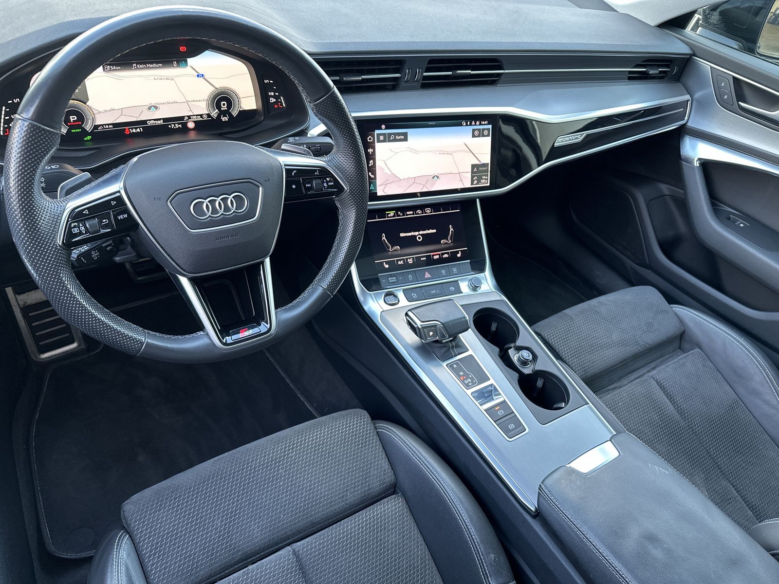 Fahrzeugabbildung Audi A6 55 TFSI e Quattro S-Line NAV+MATRIX+AHK+PANO