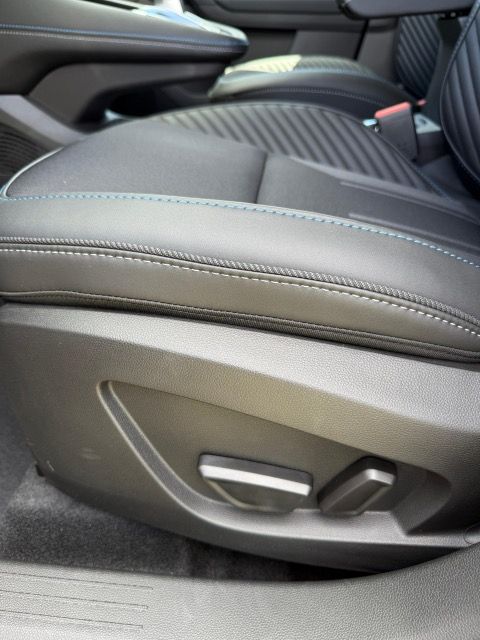 Fahrzeugabbildung Renault CAPTUR Esprit Alpine Mild Hybrid 160 EDC