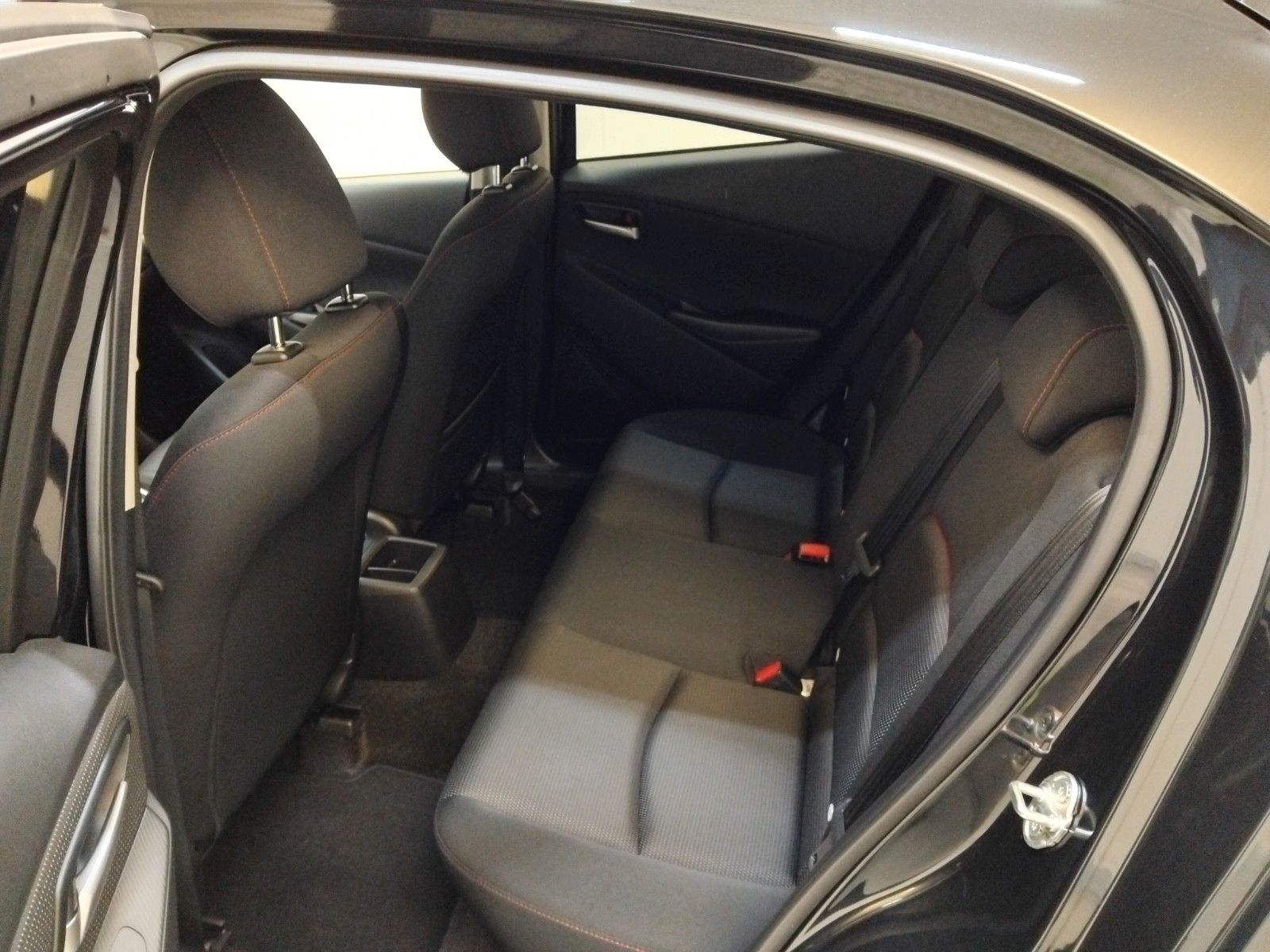 Mazda 2 (03/2023, Benzin)