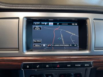 Jaguar XF 2.2 Diesel *LEDER*KAM*NAVI*PDC*SZHZ*XENON*