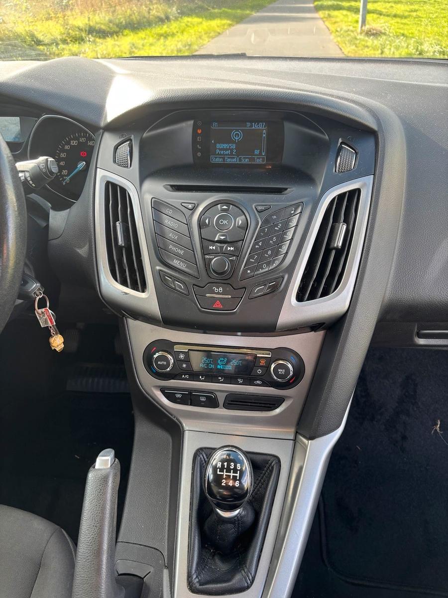 Ford Focus 2013 — photo 7