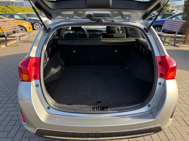Toyota Auris  Touring Sports Life+
