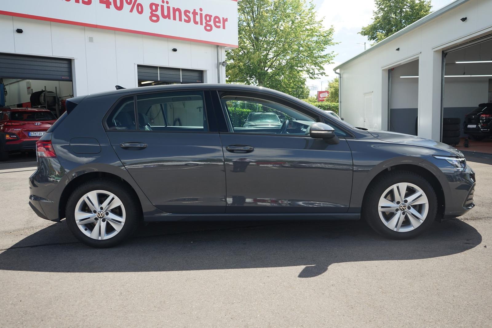 Volkswagen Golf VIII 1.0 TSI Life LED ACC App Connect, миниатюра 3