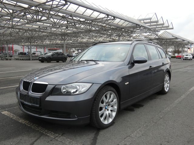 BMW 320i Toring*Klima*Shz*Pano*Scheckheft*