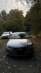 Audi A4 1,6L - Audi A4 mit Benzin-Antrieb: Limousine, 1.6