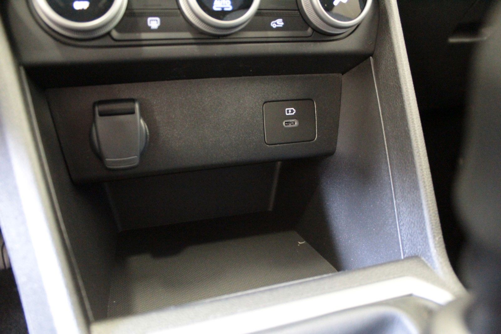Fahrzeugabbildung Dacia Jogger ECO-G 100 Expression 5-Sitzer #15162