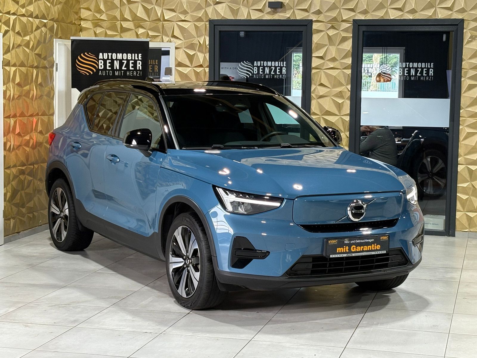 Fahrzeugabbildung Volvo XC 40 Core Plus Recharge Electric/KAMERA/CARPLAY