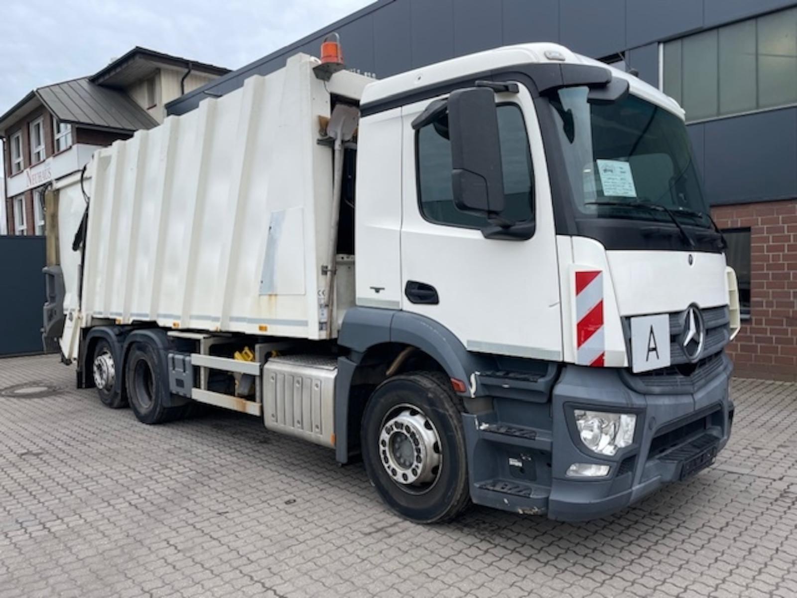 Mercedes-Benz 2533 Antos 6x2 Faun Vario 524 Zöller 2301