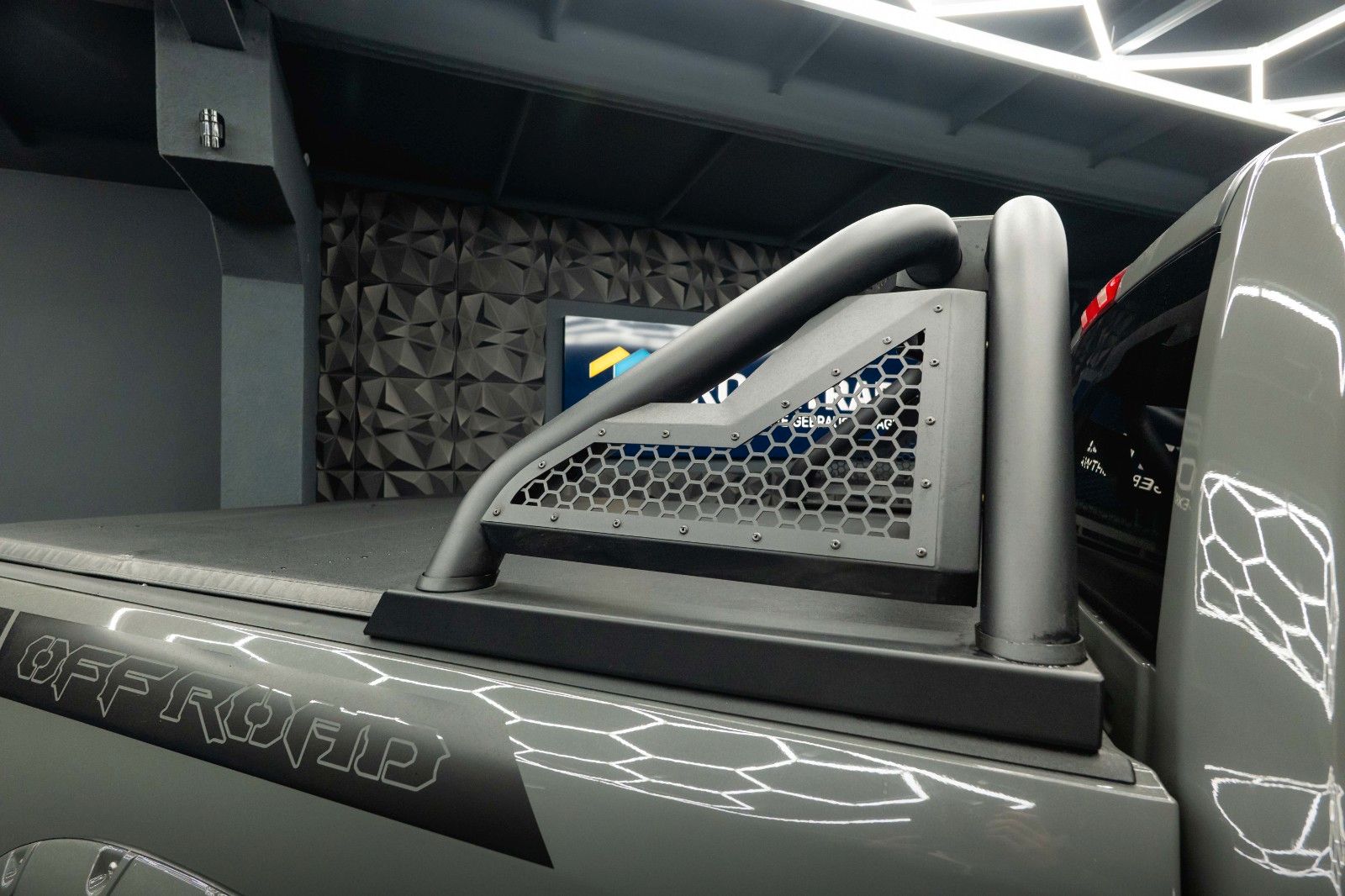 Fahrzeugabbildung Dodge RAM 5.7 V8 HEMI 4x4 OFFROAD Night-Paket LONGBED