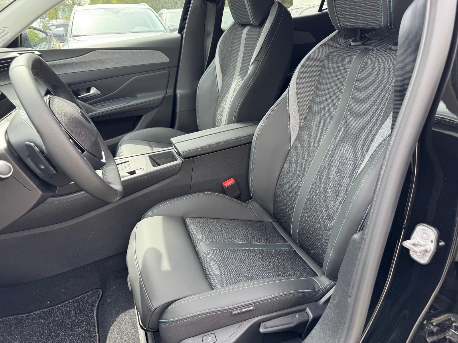 Peugeot 408 - Bild 9
