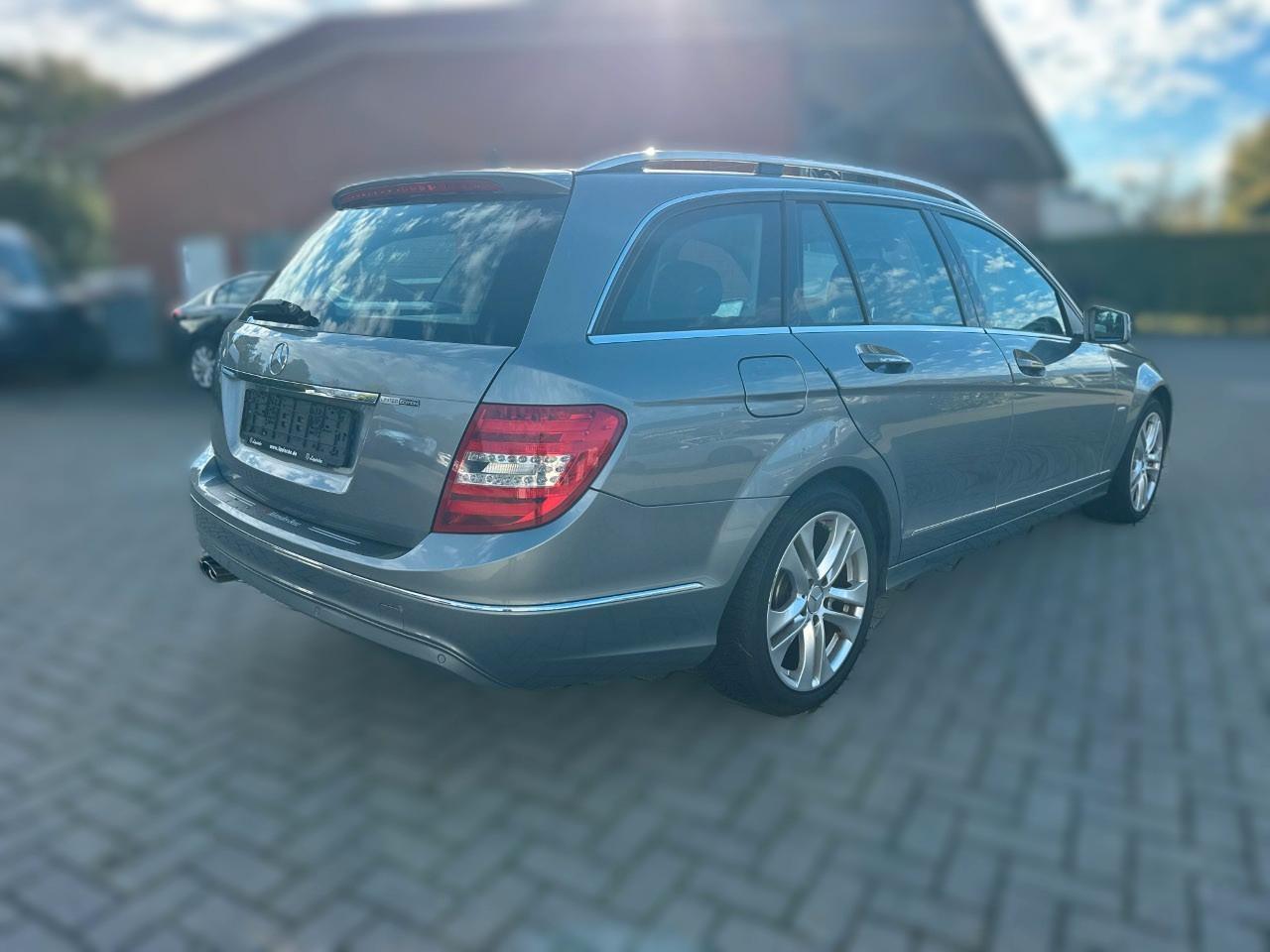 Mercedes-Benz C200 2011 — engine 2.143 cm³, 136 HP (100kW)