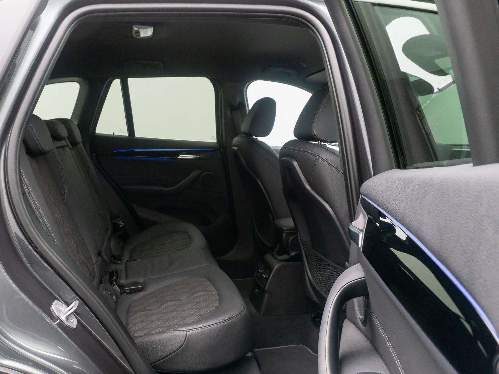 Fahrzeugabbildung BMW X1 sD18i xLine DAB Kamera HiFi Komfort Sport 18"
