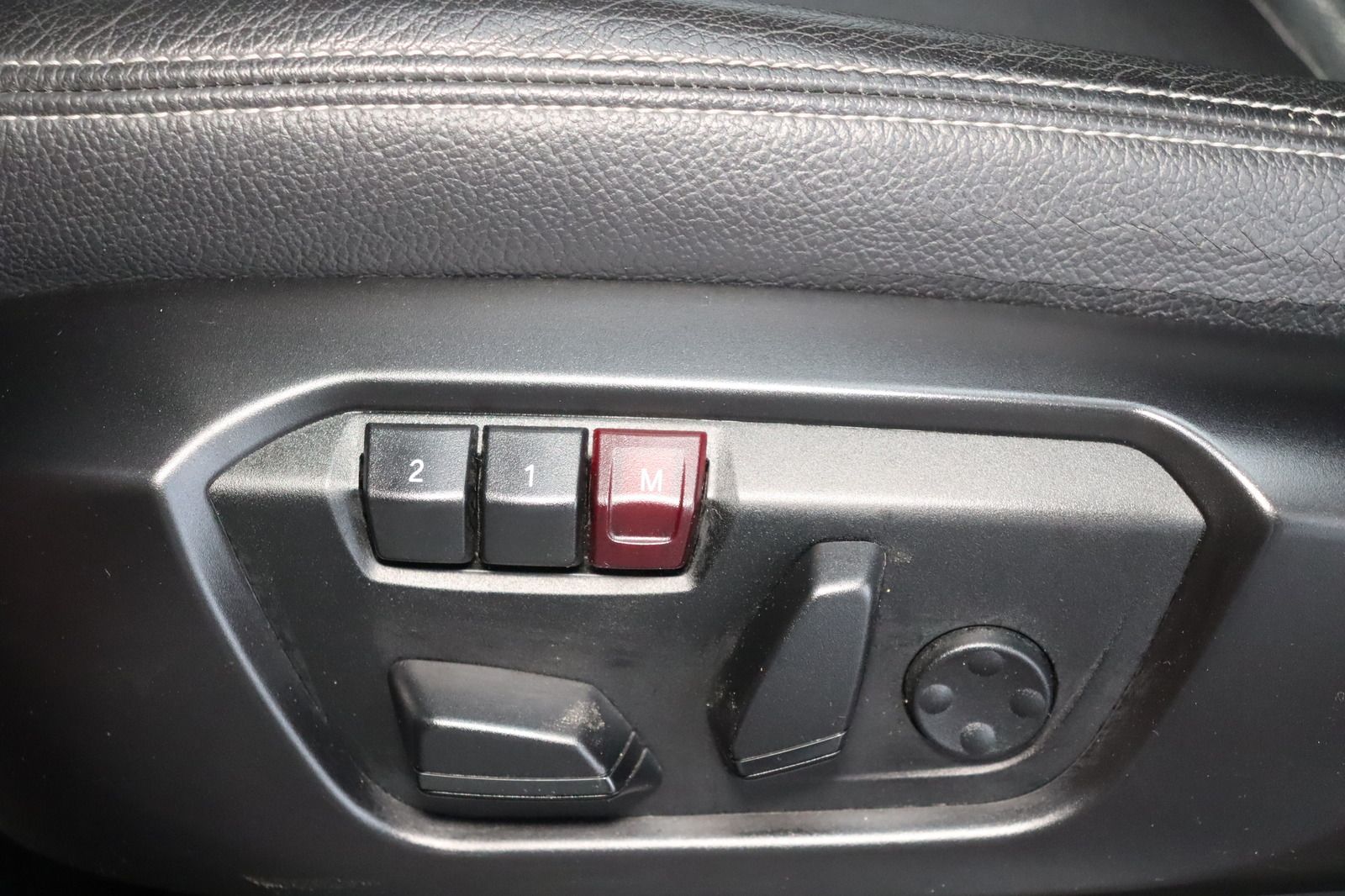 Fahrzeugabbildung BMW X3 * HUD * Pano * Memory * Bi-Xenon * Lenkradhzg