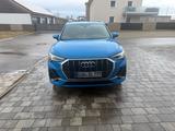 Audi Q3 35 TFSI S tronic S line in Turboblau  - Audi: Turbo