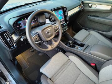 Volvo XC 40 XC40 Core 2WD KLIMA-LED-SHZG-NAVI-FSHZG