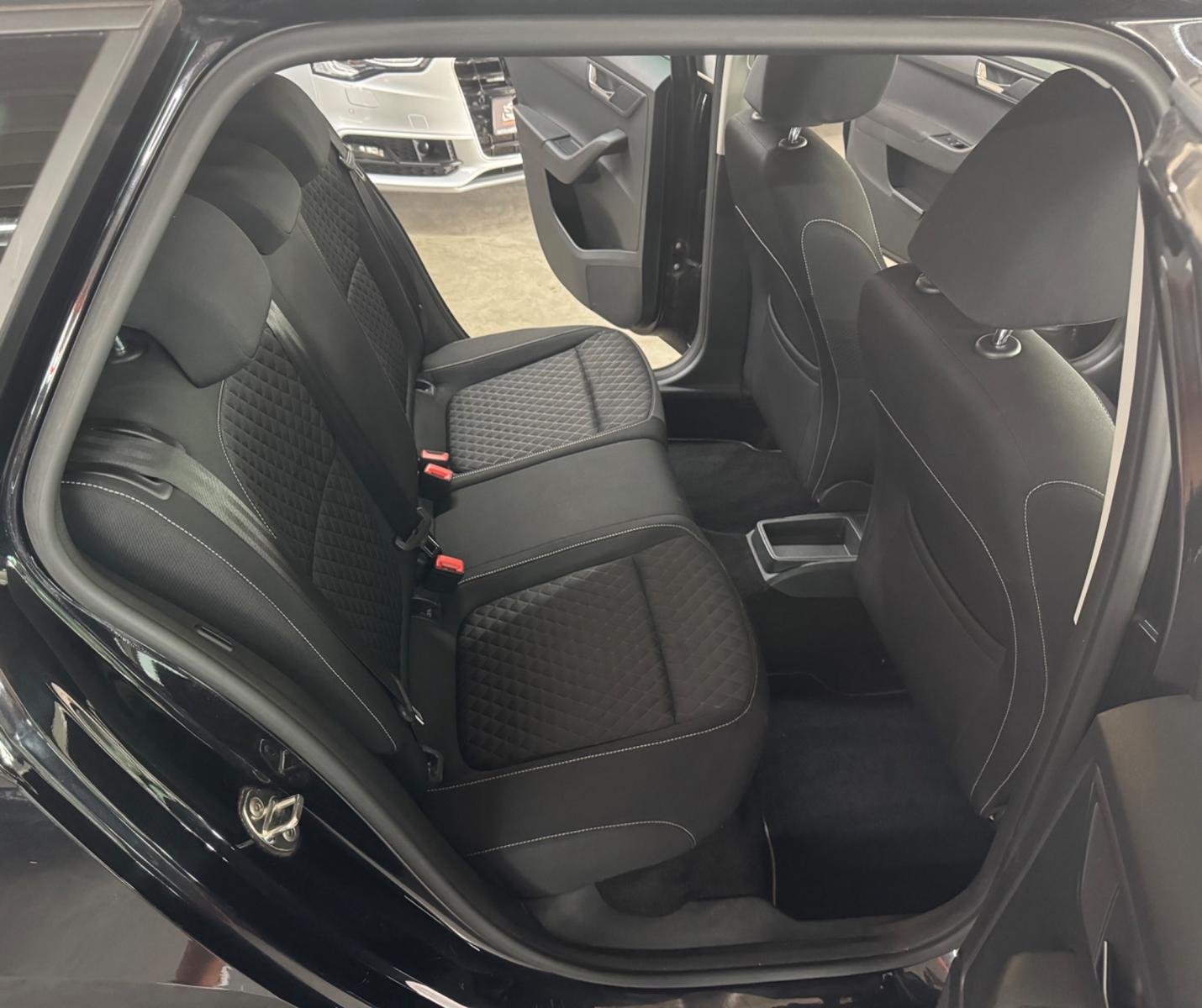 Skoda Fabia 2015 — photo 18