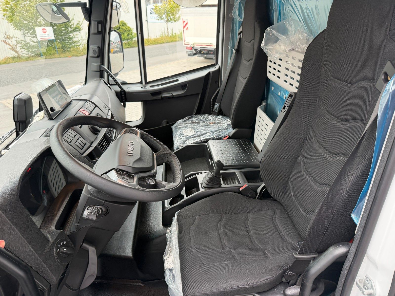 Fahrzeugabbildung Iveco Eurocargo ML140E28/P LBW Bär AHK Schiebeplane