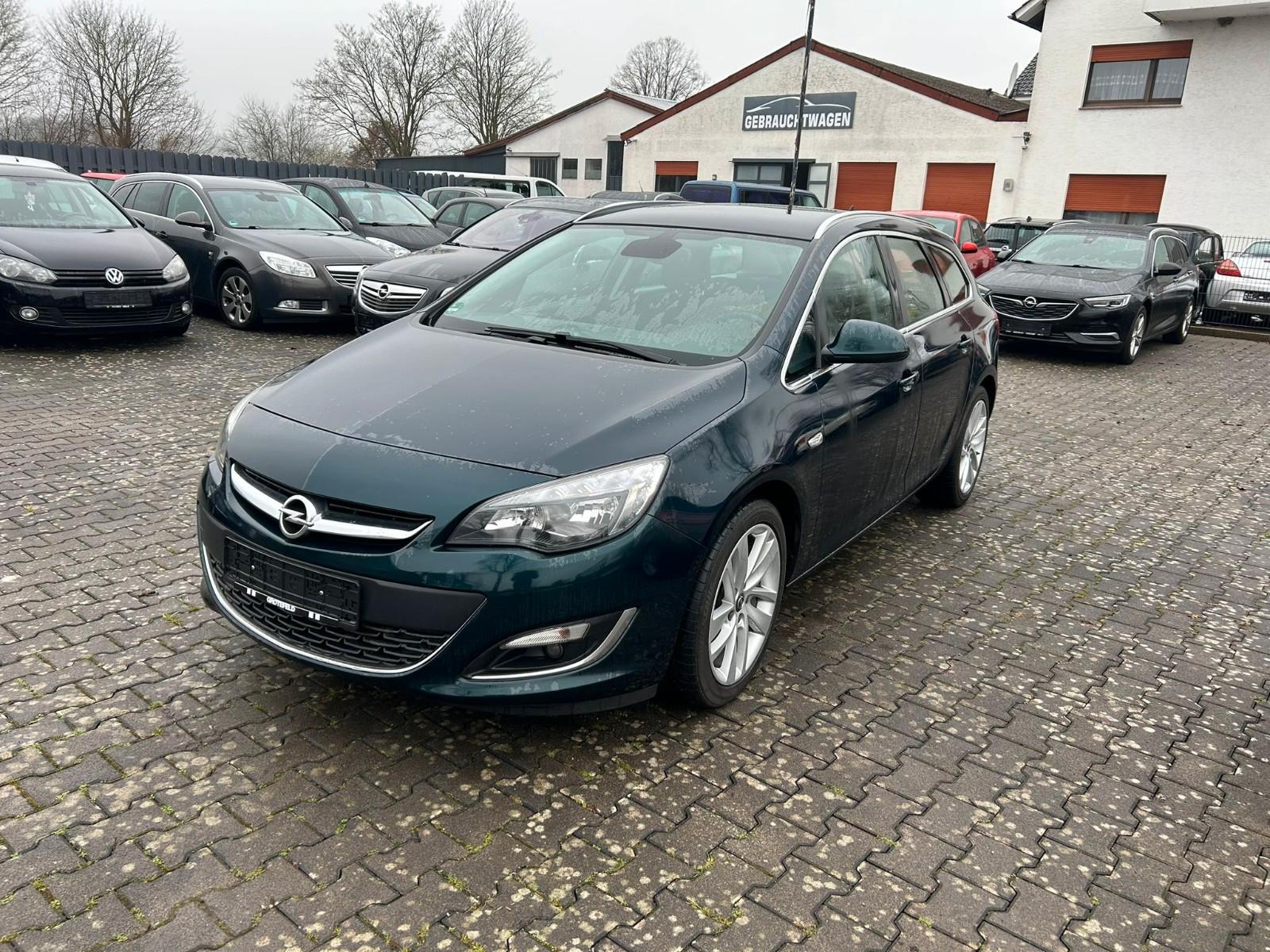 Opel Astra J Sports Tourer Exklusiv / Navi / SHZ /