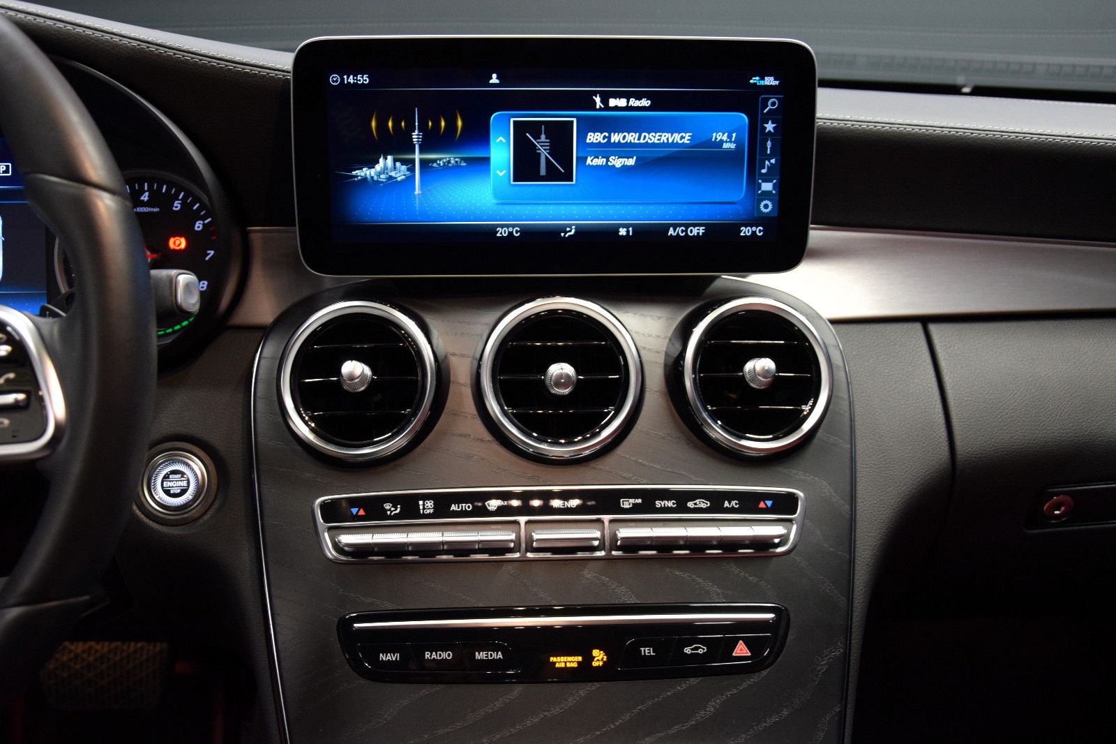 Fahrzeugabbildung Mercedes-Benz C300 4MATIC Coupé AMG LED Rotes Leder 1.Hnd 360°