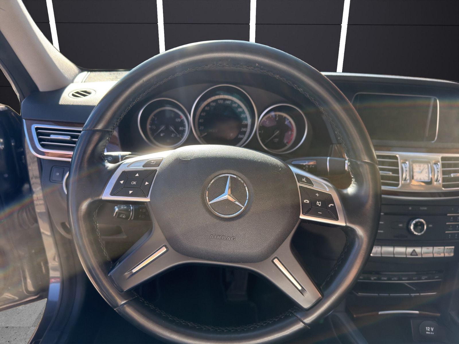 Fahrzeugabbildung Mercedes-Benz E 350 Limousine/2.Hand/Scheckheft/Top/360gKamer