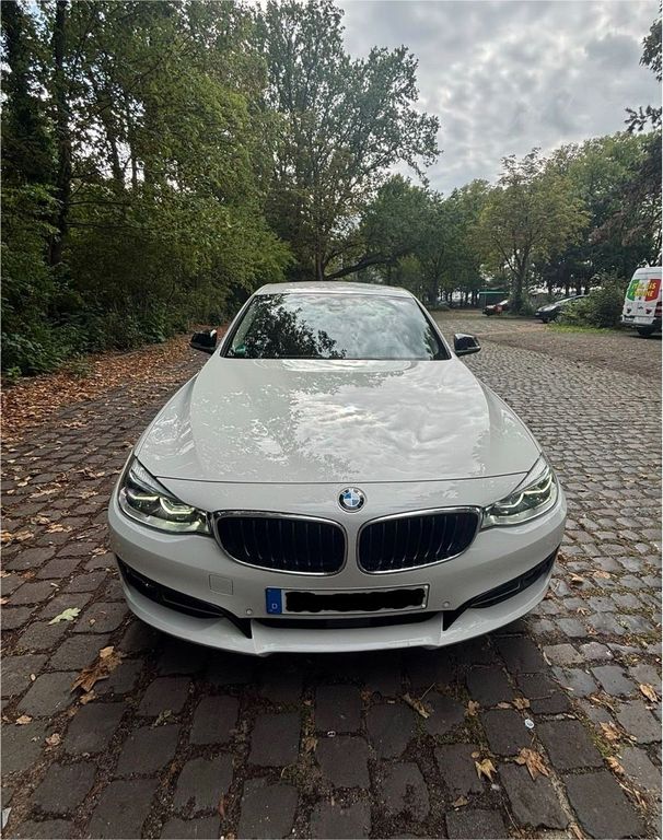 Image of BMW 320