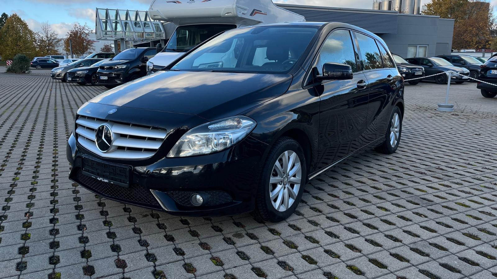 Mercedes-Benz B 180