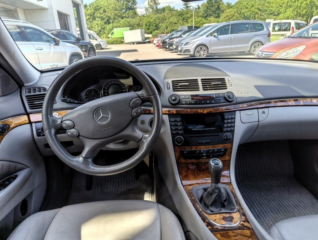 Fahrzeugabbildung Mercedes-Benz E 280 Elegance 280