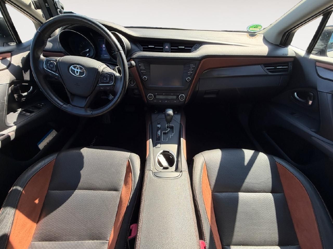 Fahrzeugabbildung Toyota Avensis Touring Sports Business Edition