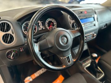 Volkswagen Tiguan Team 4Motion *2. Hand*Klima*SHZ*AHK*PDC*