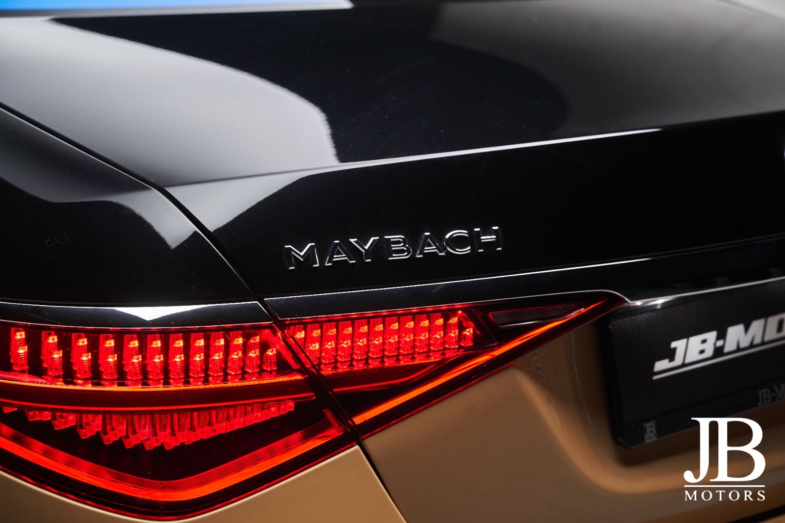 Fahrzeugabbildung Mercedes-Benz S680 Maybach Virgil Abloh 1 of 150 New Condition