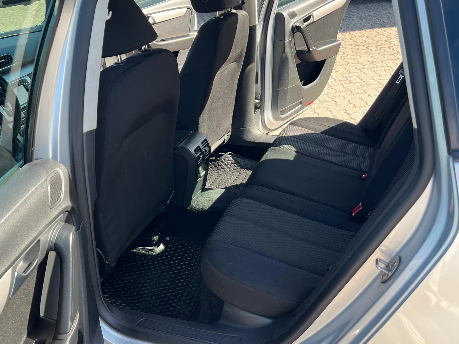 Volkswagen Passat 2012 — photo 11